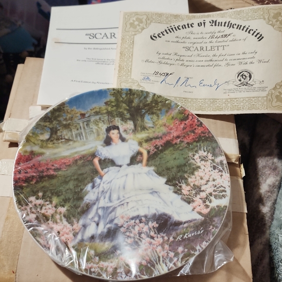 Gone WITH The Wind  Scarlett Other - Scarlett Collectible Plate.Gone With The Wind.